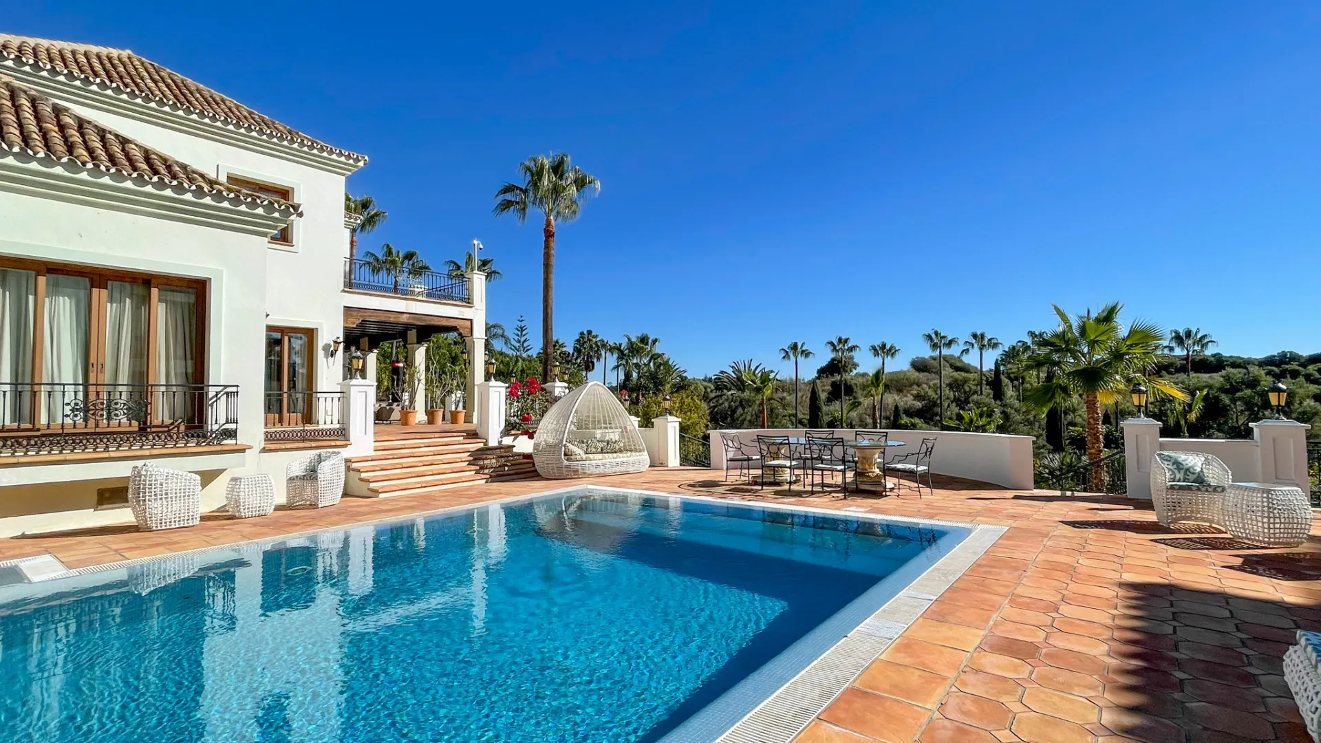 Paraiso Alto, villa de 16 dormitorios en venta