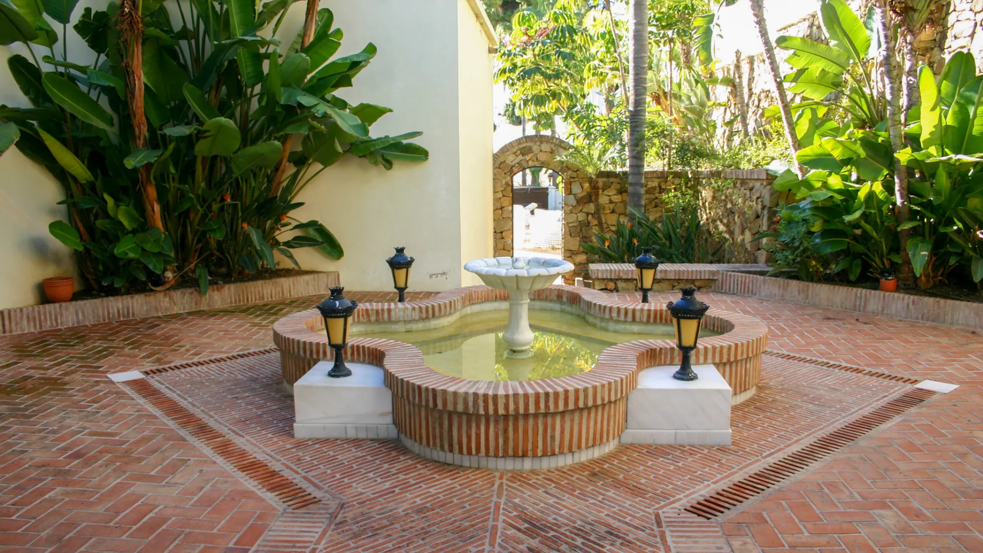 Paraiso Alto, villa de 16 dormitorios en venta