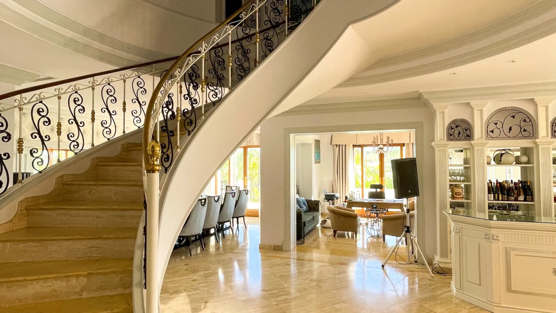 Paraiso Alto, villa de 16 dormitorios en venta