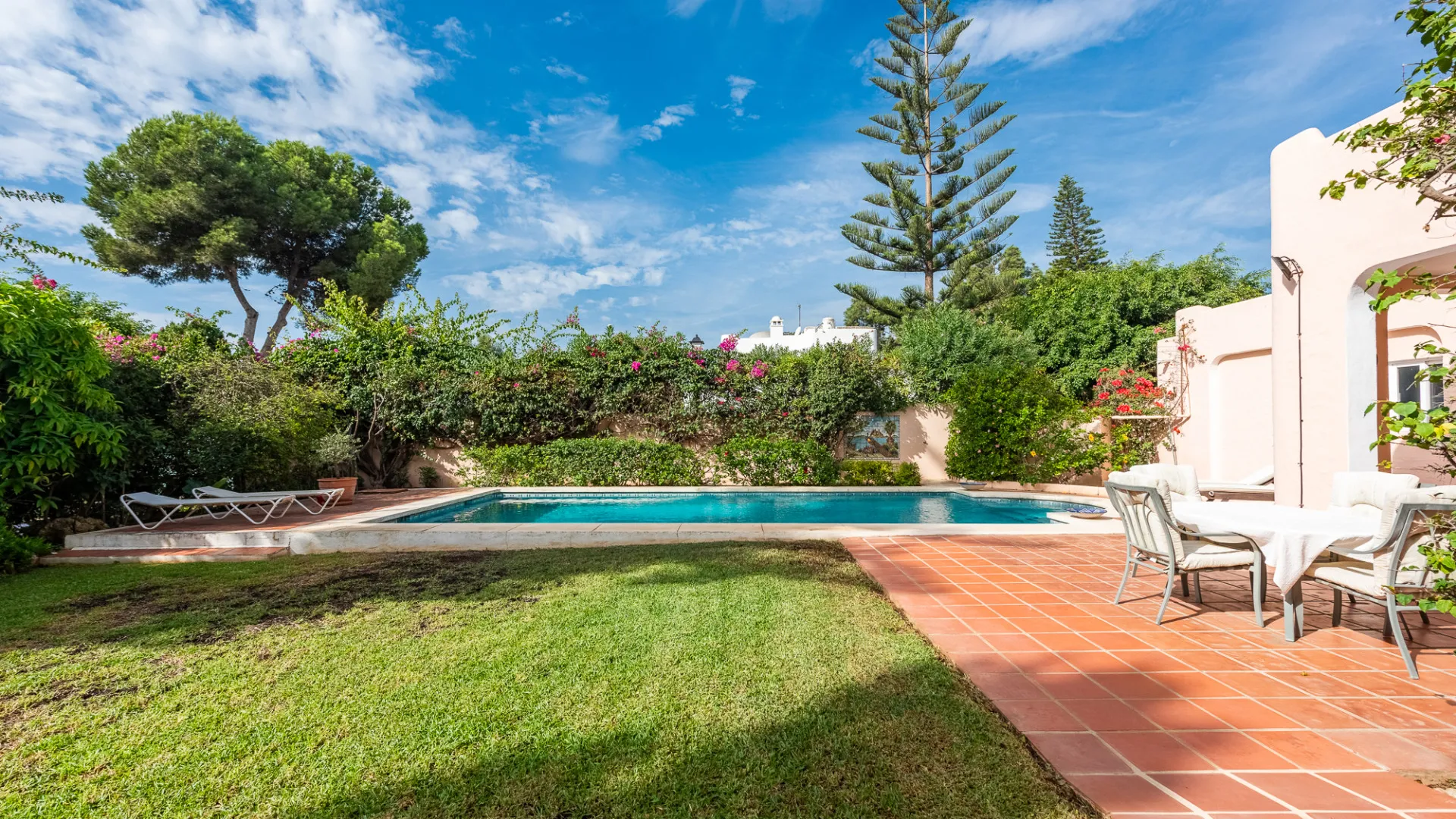 For sale 4 bedrooms villa in Paraiso Barronal