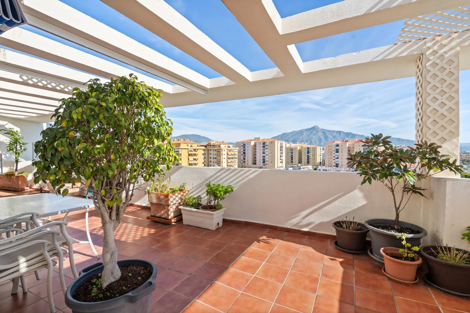 For sale penthouse in San Pedro de Alcantara with 3 bedrooms