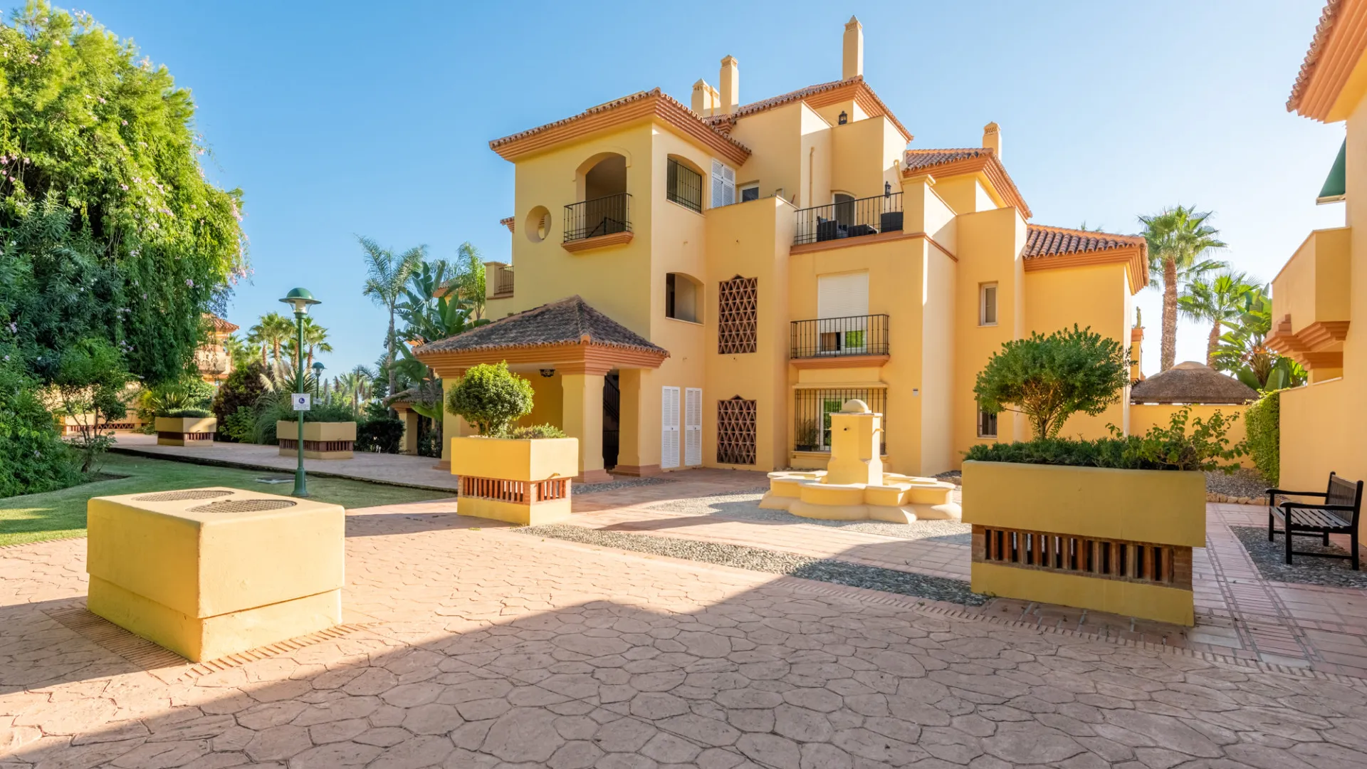 For sale Cumbres del Rodeo apartment with 3 bedrooms