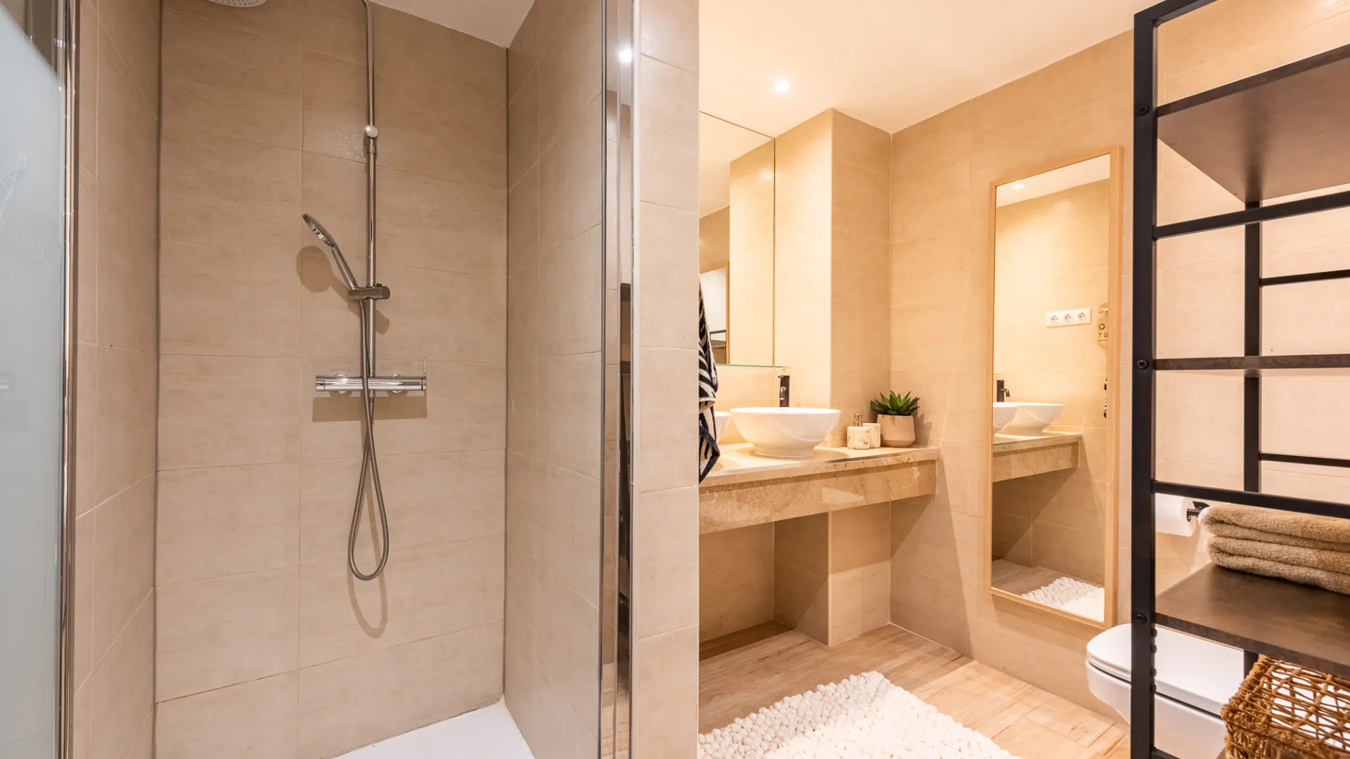 For sale Cumbres del Rodeo apartment with 3 bedrooms