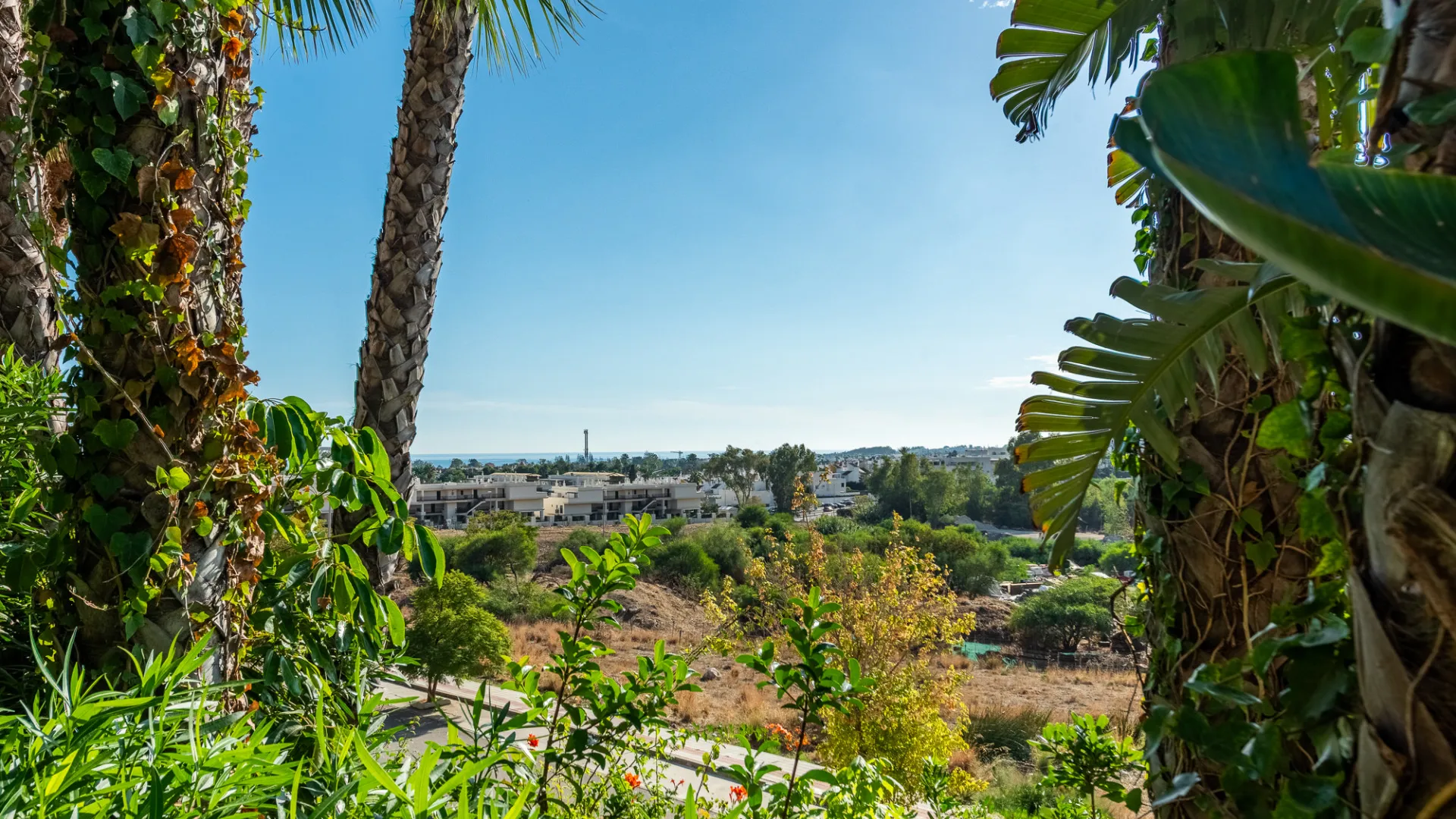 For sale Cumbres del Rodeo apartment with 3 bedrooms