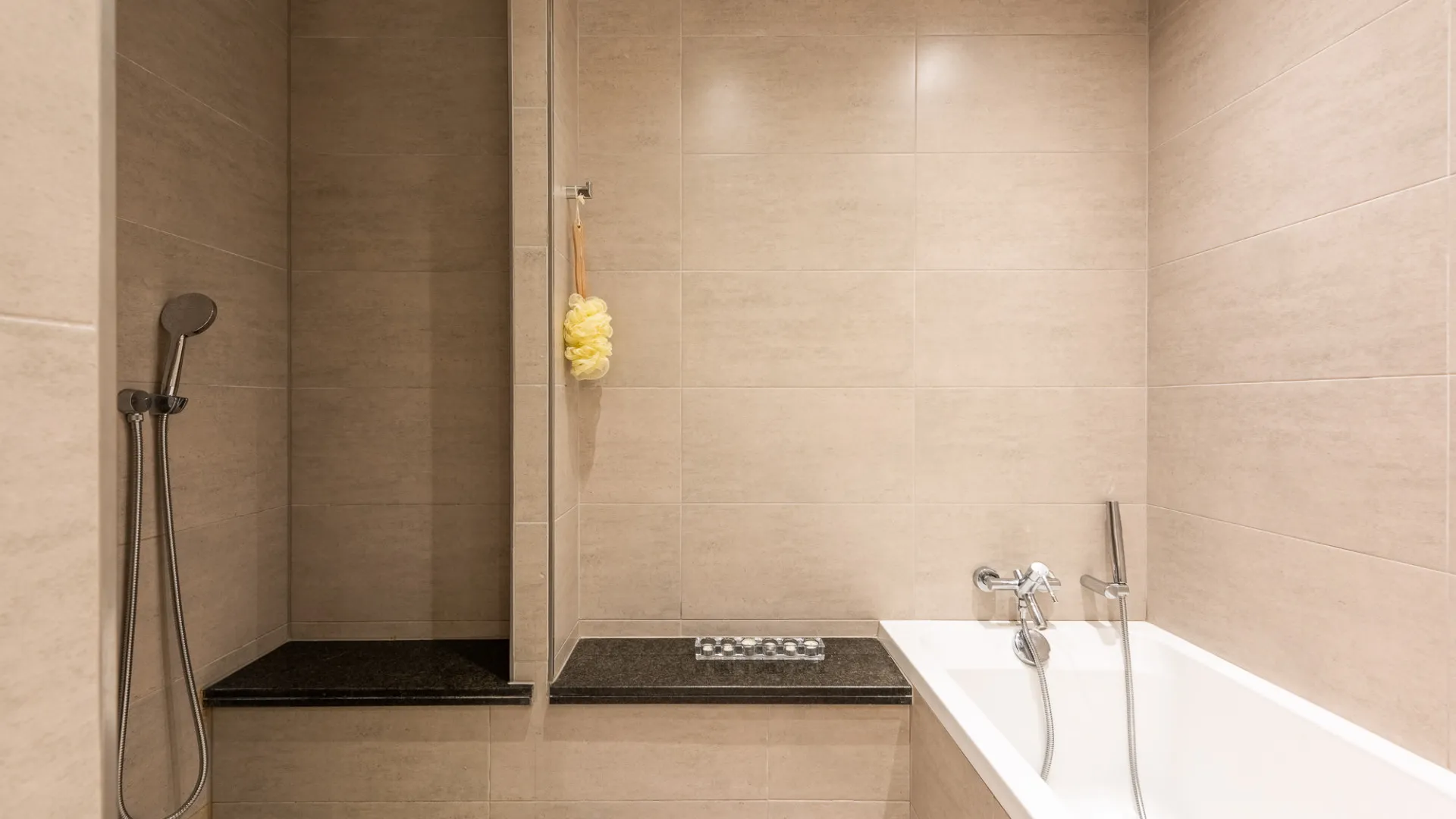 For sale Cumbres del Rodeo apartment with 3 bedrooms