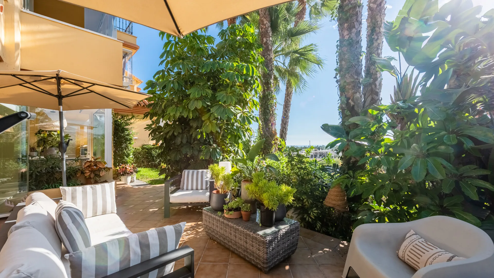 For sale Cumbres del Rodeo apartment with 3 bedrooms
