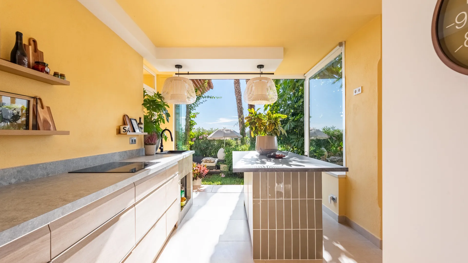 For sale Cumbres del Rodeo apartment with 3 bedrooms