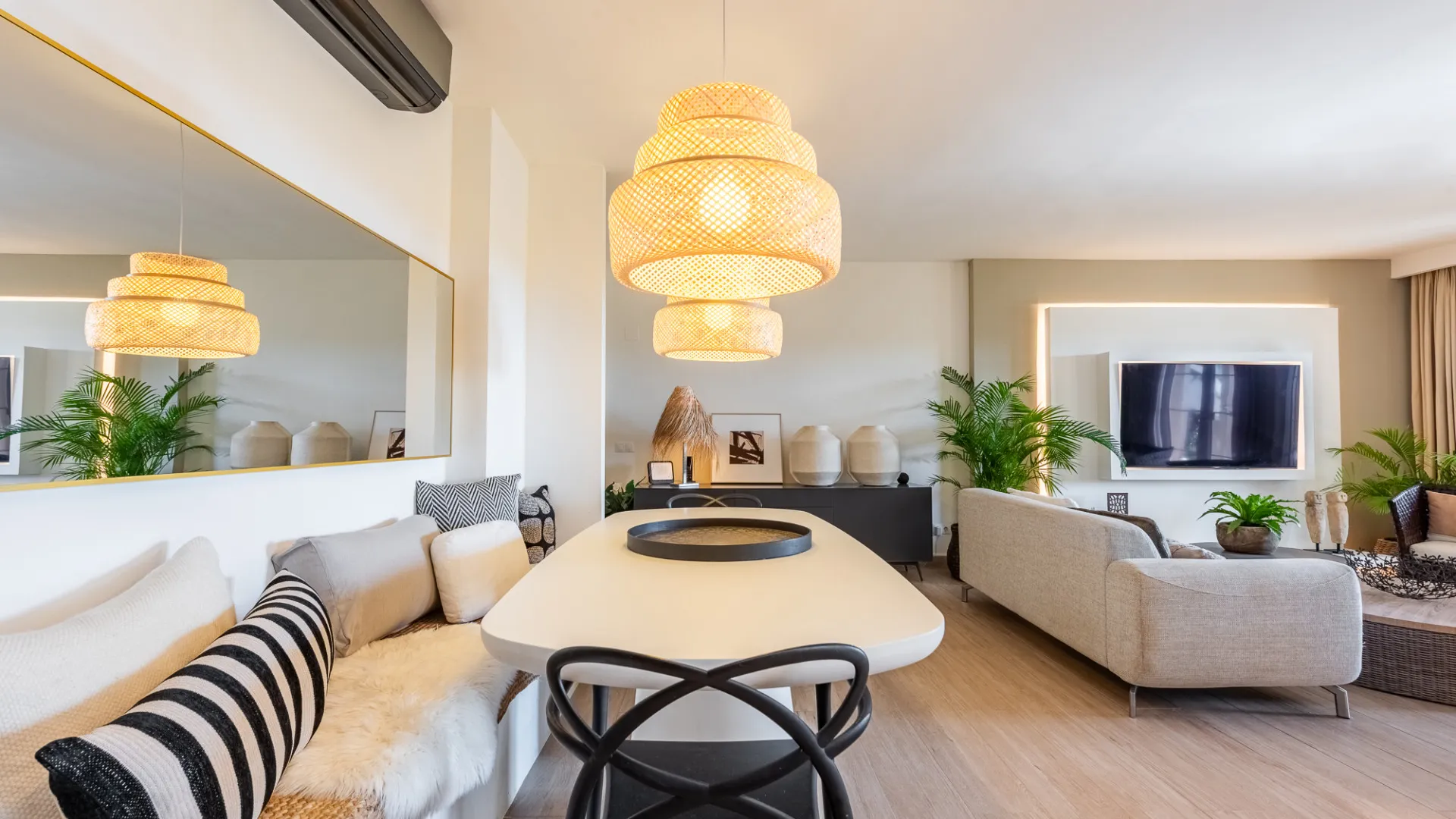 For sale Cumbres del Rodeo apartment with 3 bedrooms