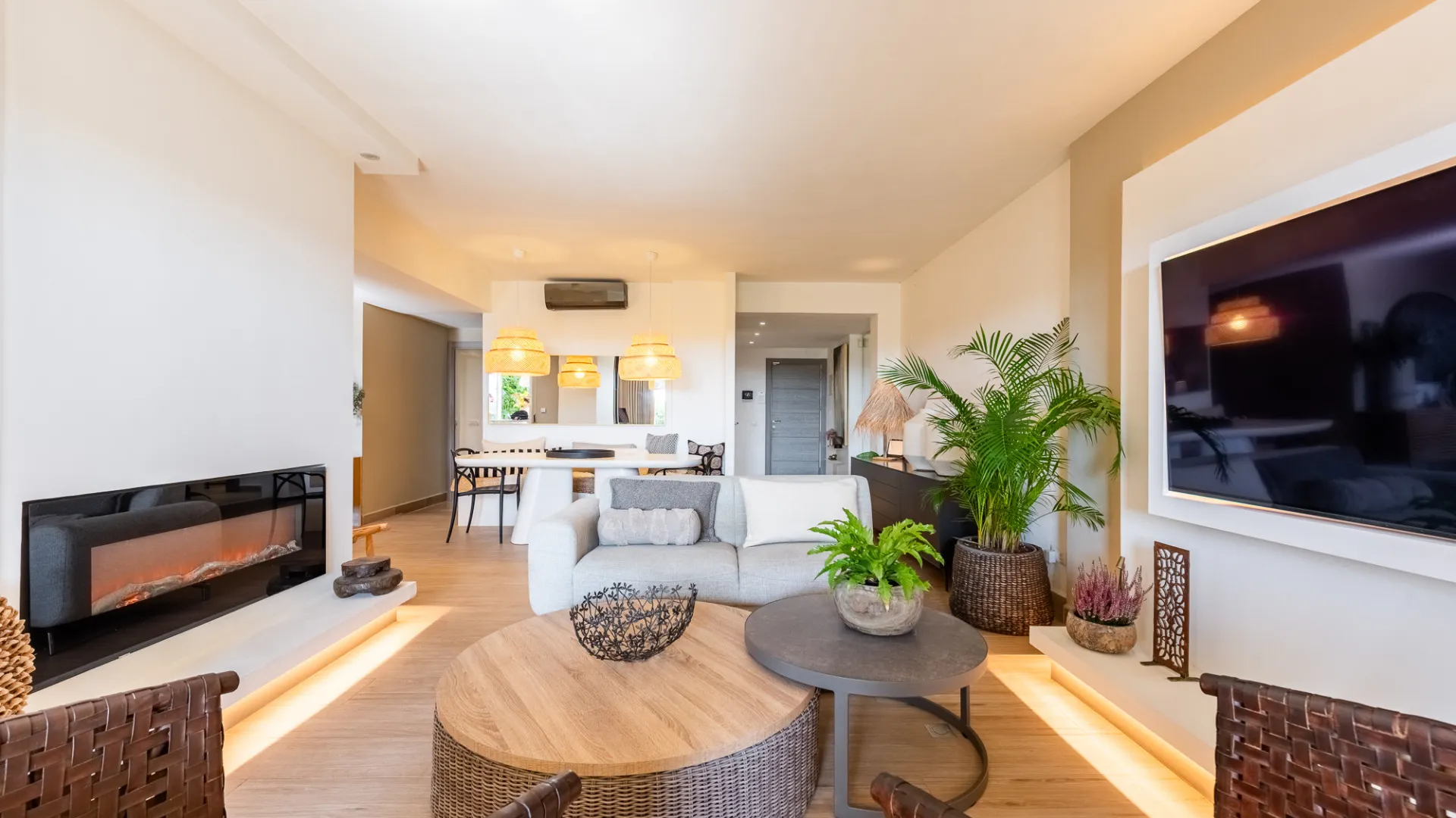 For sale Cumbres del Rodeo apartment with 3 bedrooms