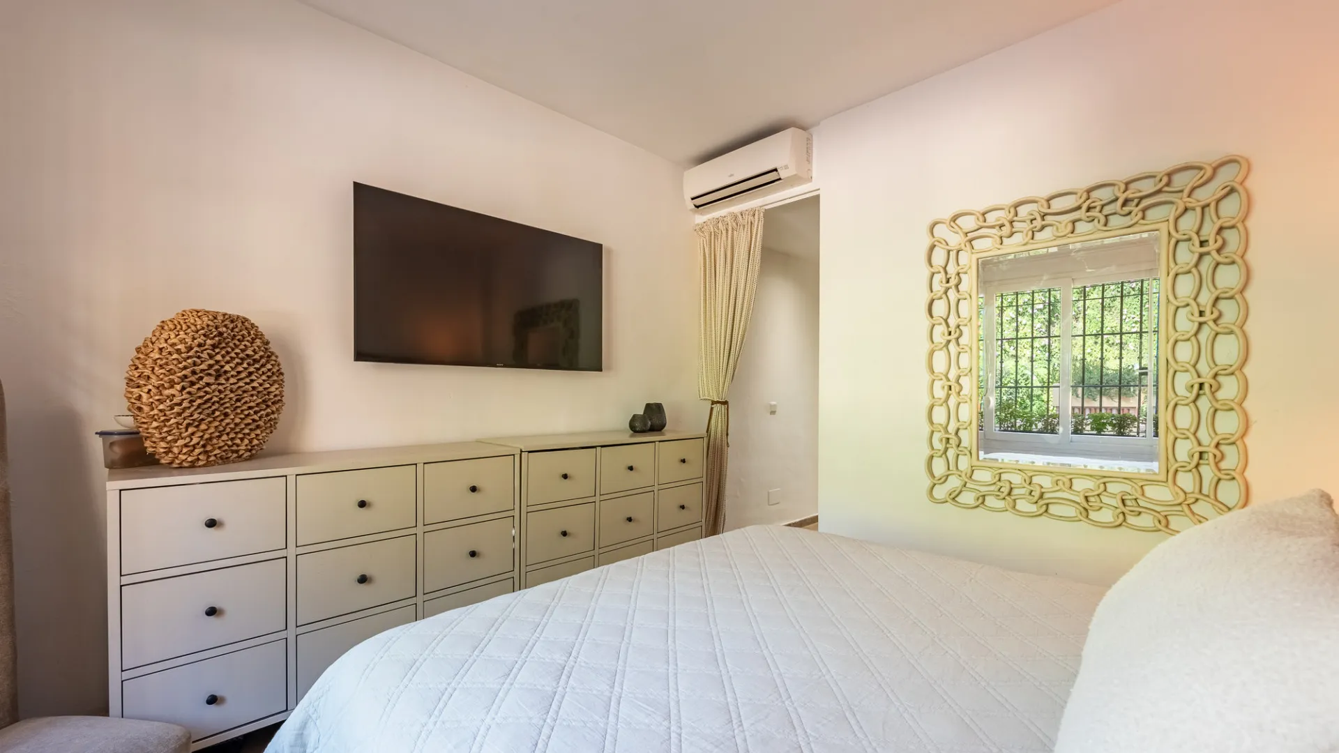 For sale Cumbres del Rodeo apartment with 3 bedrooms