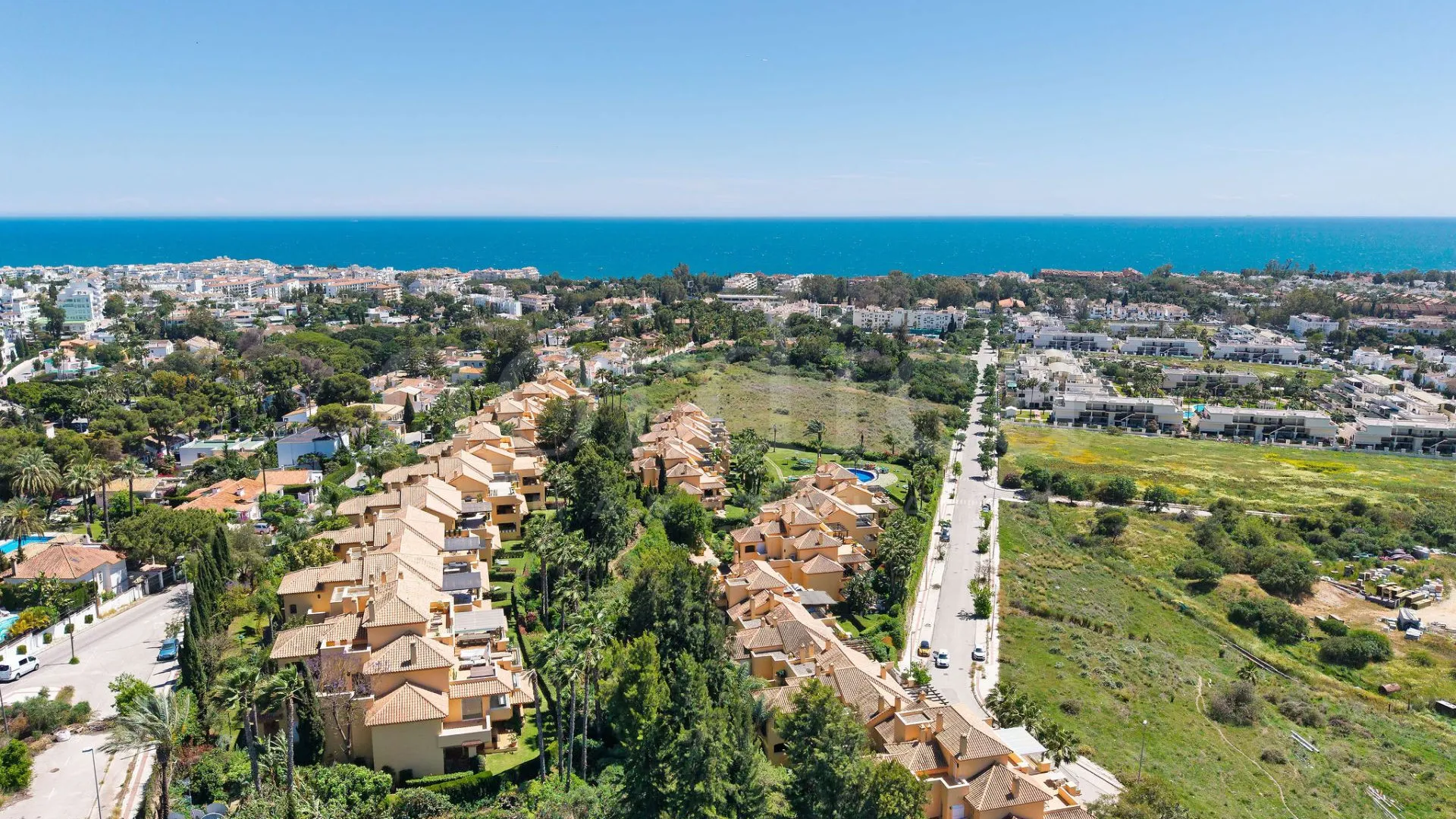For sale Cumbres del Rodeo apartment with 3 bedrooms