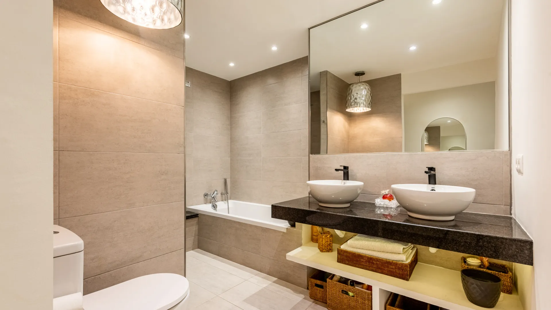 For sale Cumbres del Rodeo apartment with 3 bedrooms