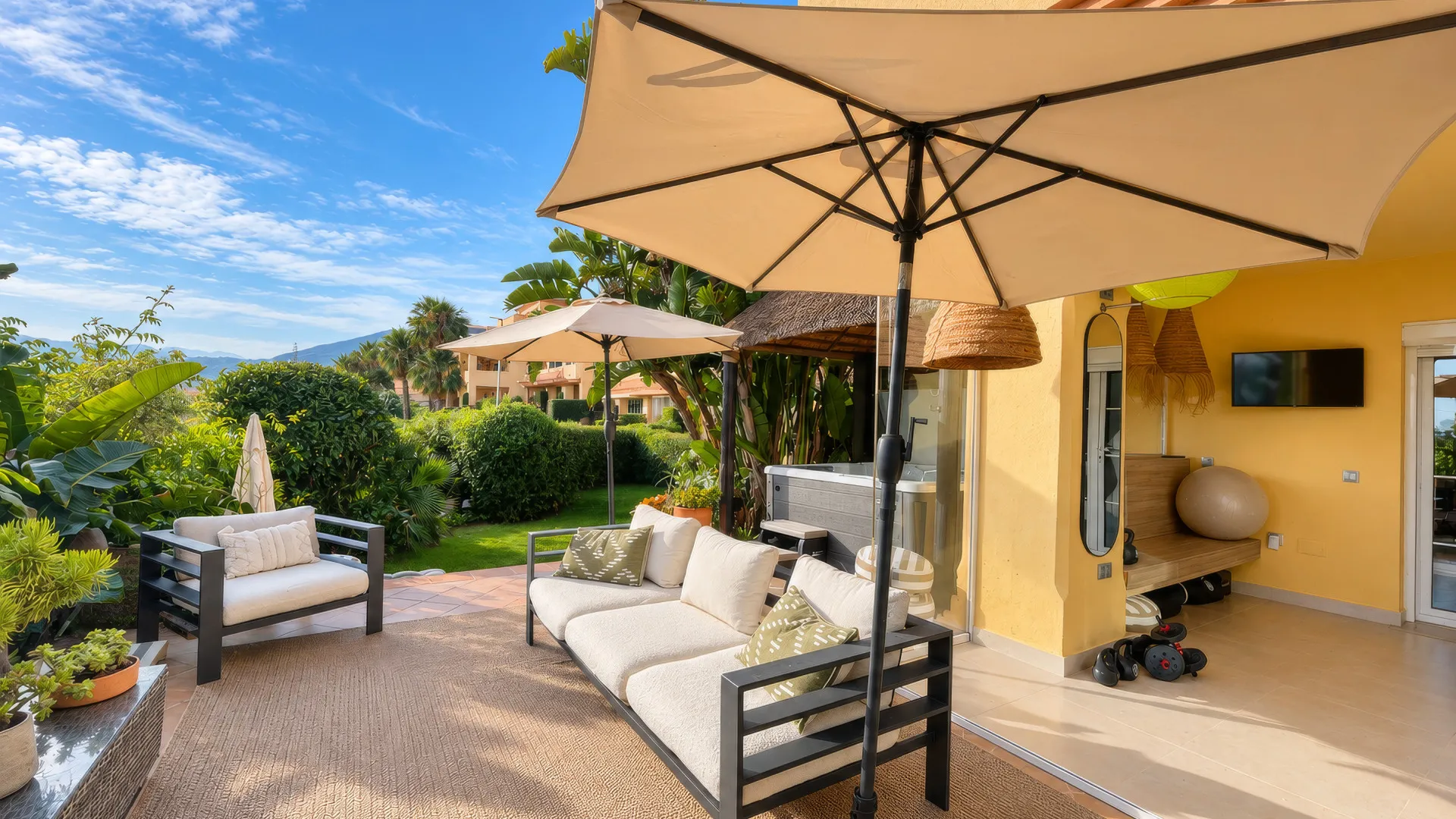 For sale Cumbres del Rodeo apartment with 3 bedrooms
