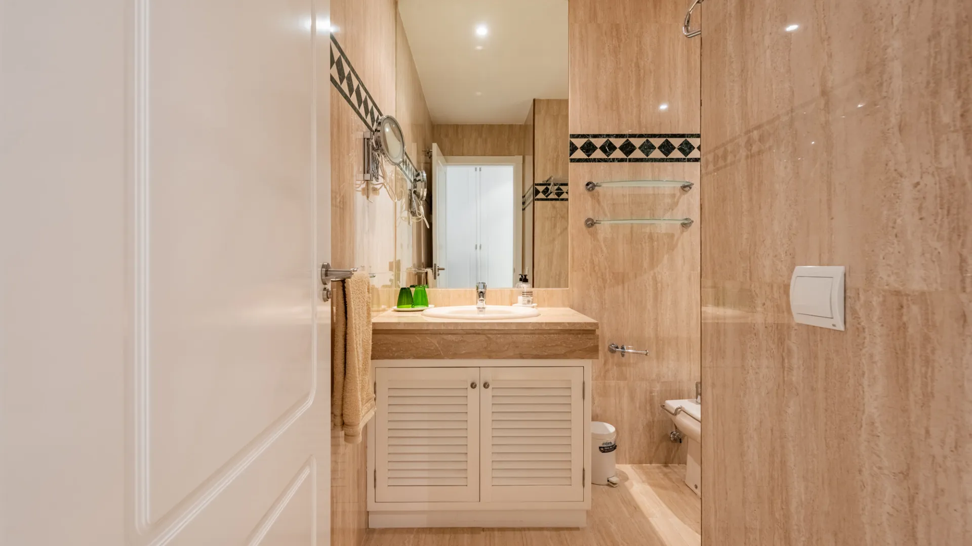 Comprar apartamento en La Corniche de 3 dormitorios
