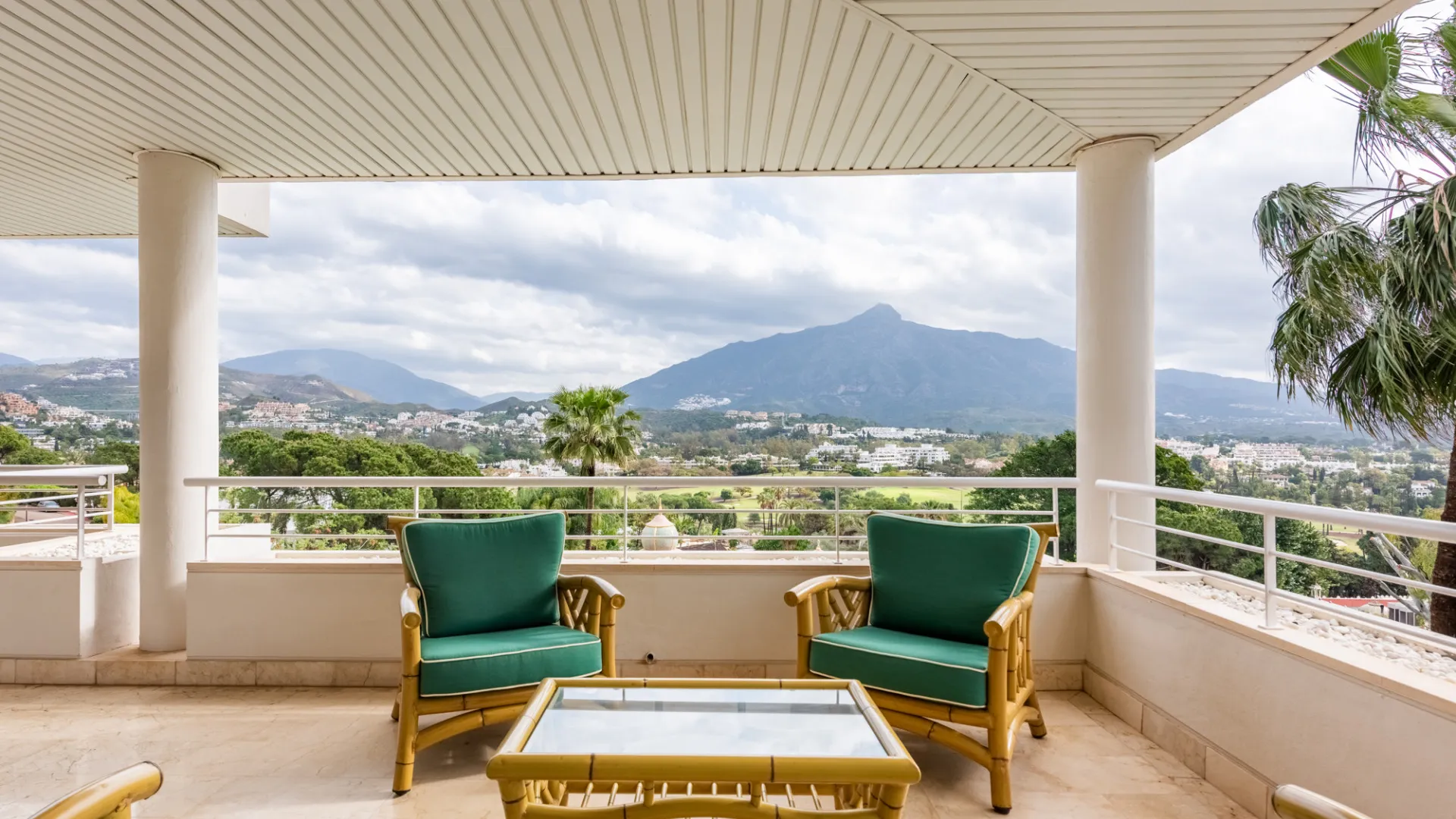 Comprar apartamento en La Corniche de 3 dormitorios
