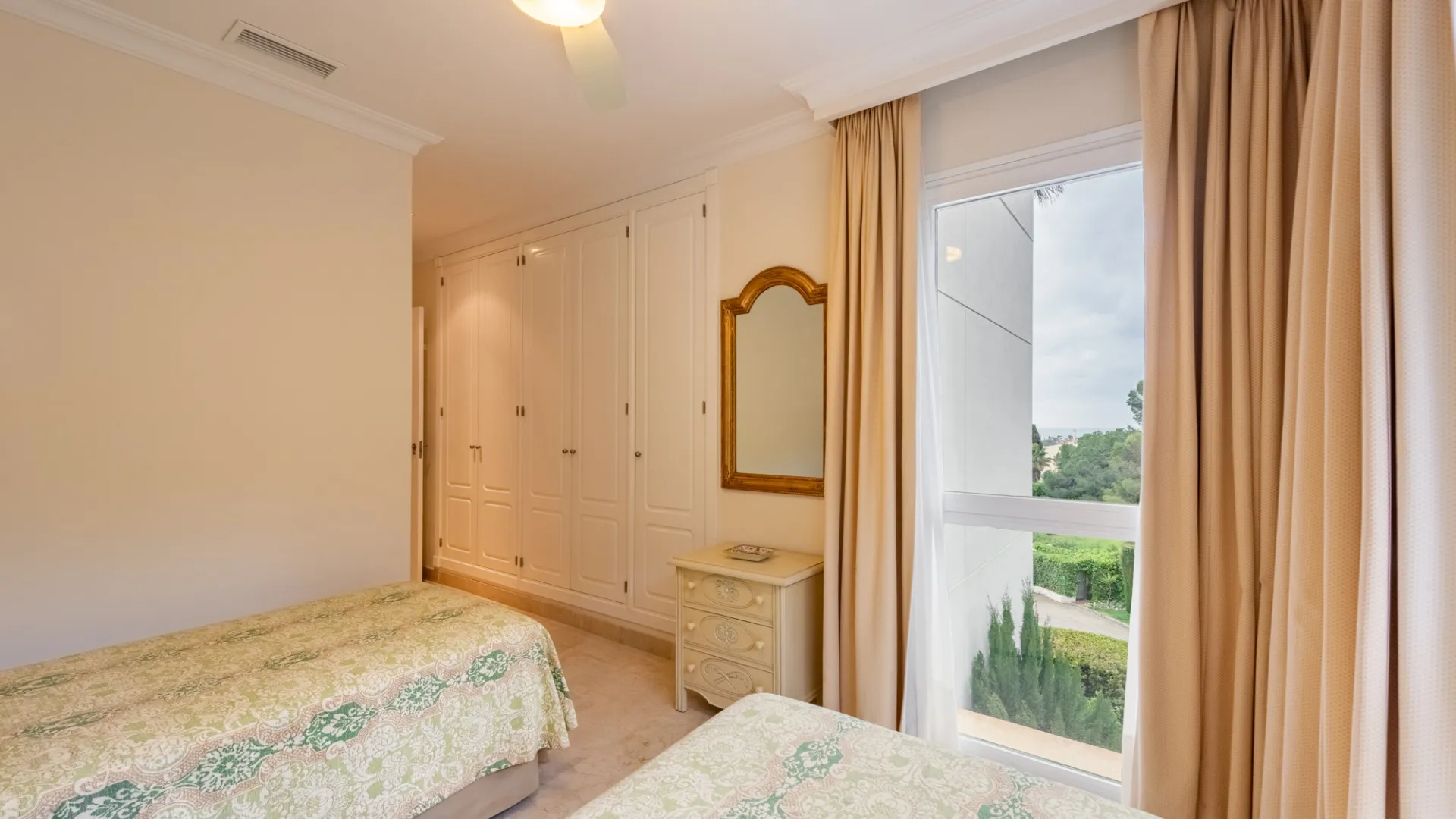 Comprar apartamento en La Corniche de 3 dormitorios