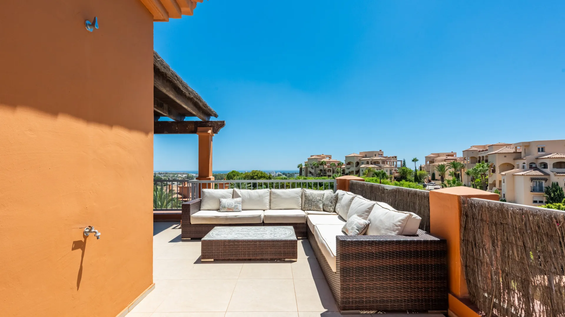 Benatalaya 3 bedrooms penthouse for sale
