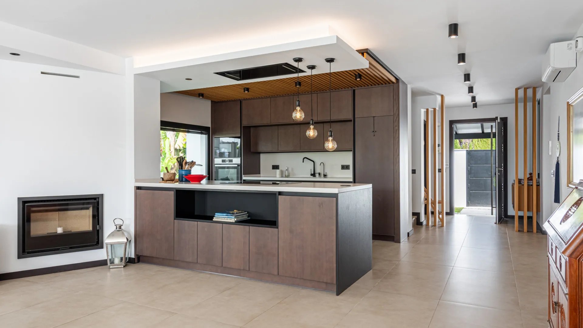 Villa for sale in Elviria