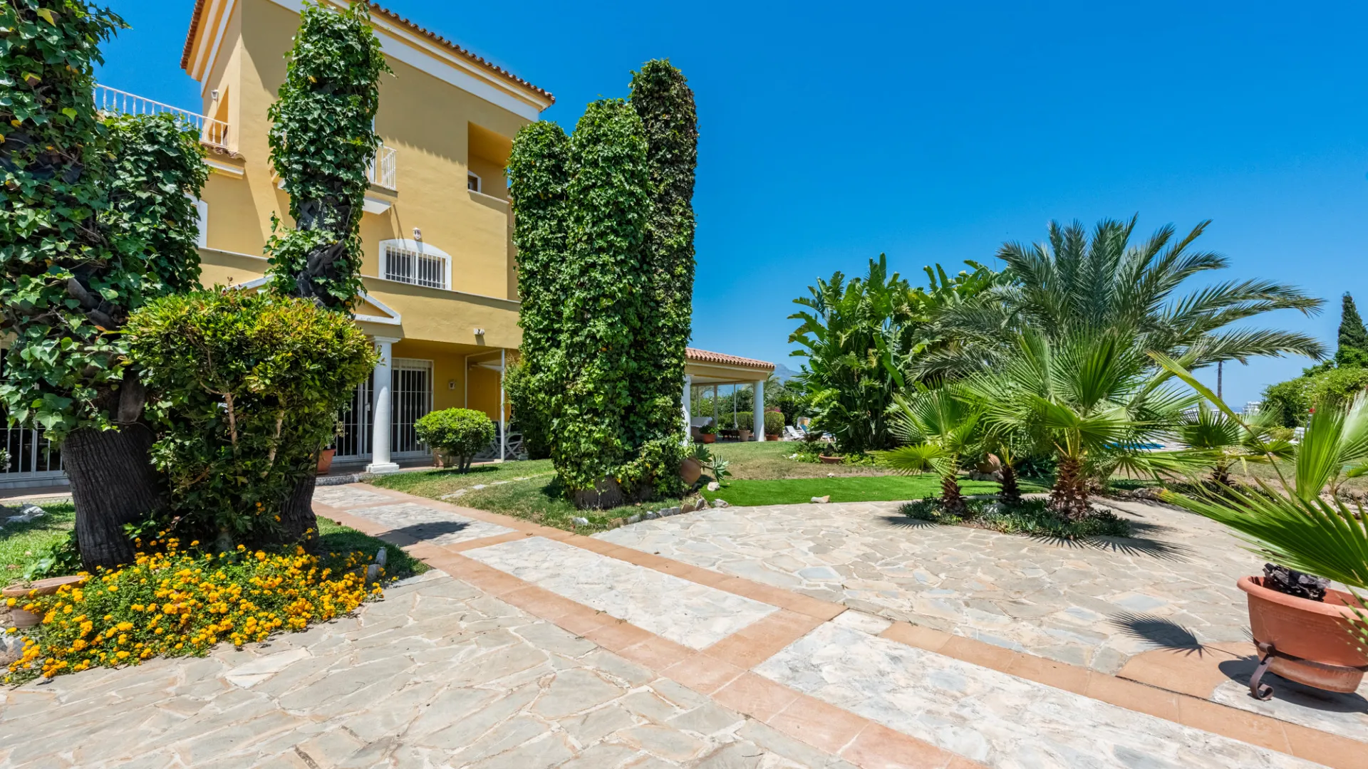 Comprar villa en Atalaya Golf