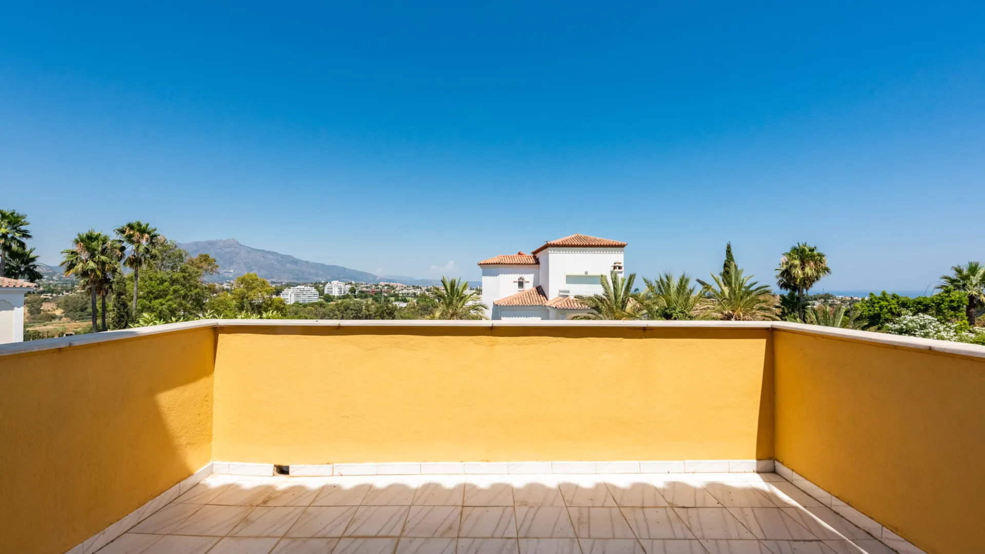 Comprar villa en Atalaya Golf