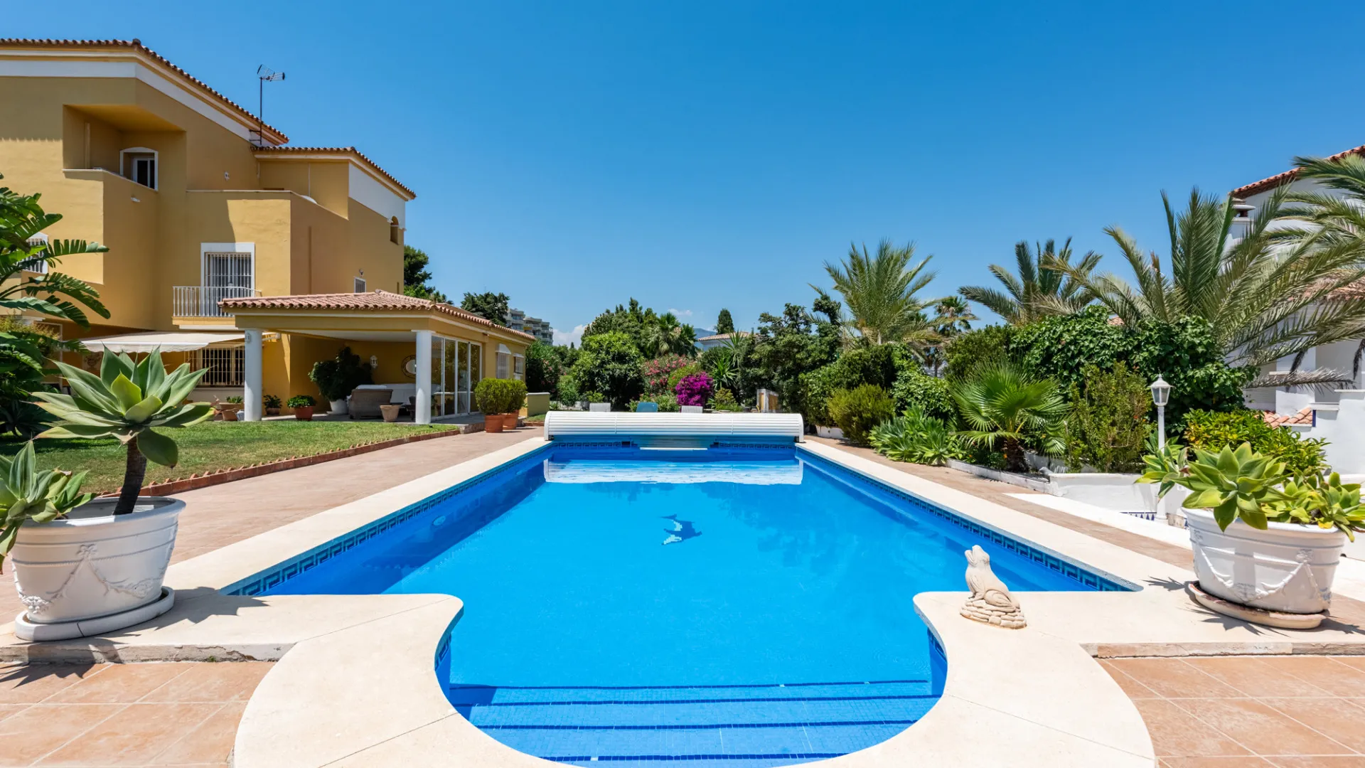 Comprar villa en Atalaya Golf
