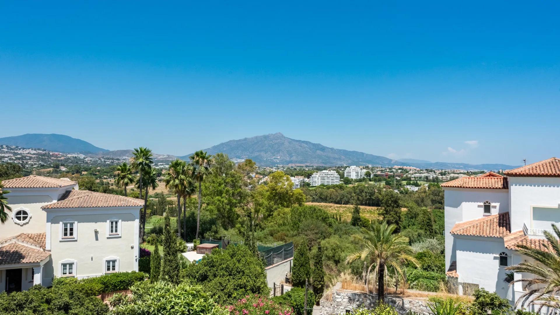 Comprar villa en Atalaya Golf