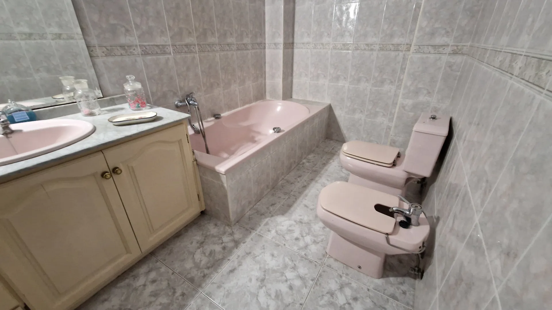 Estepona Town 2 bedrooms apartment for sale