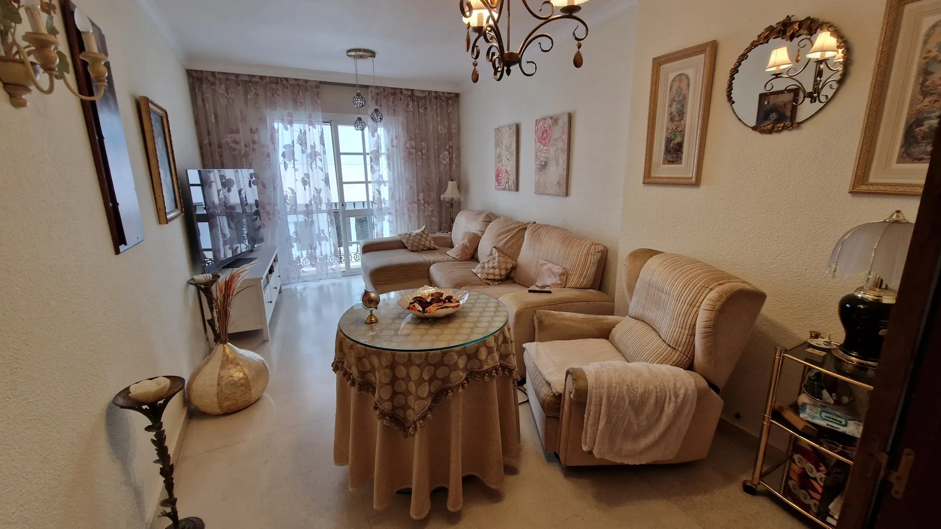 Estepona Town 2 bedrooms apartment for sale