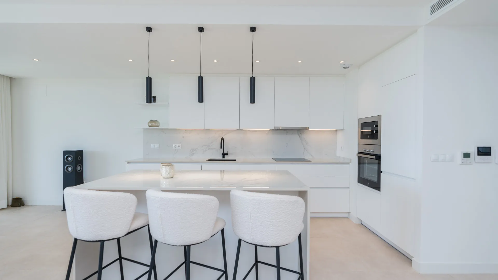 For sale ground floor apartment in Camarate Golf