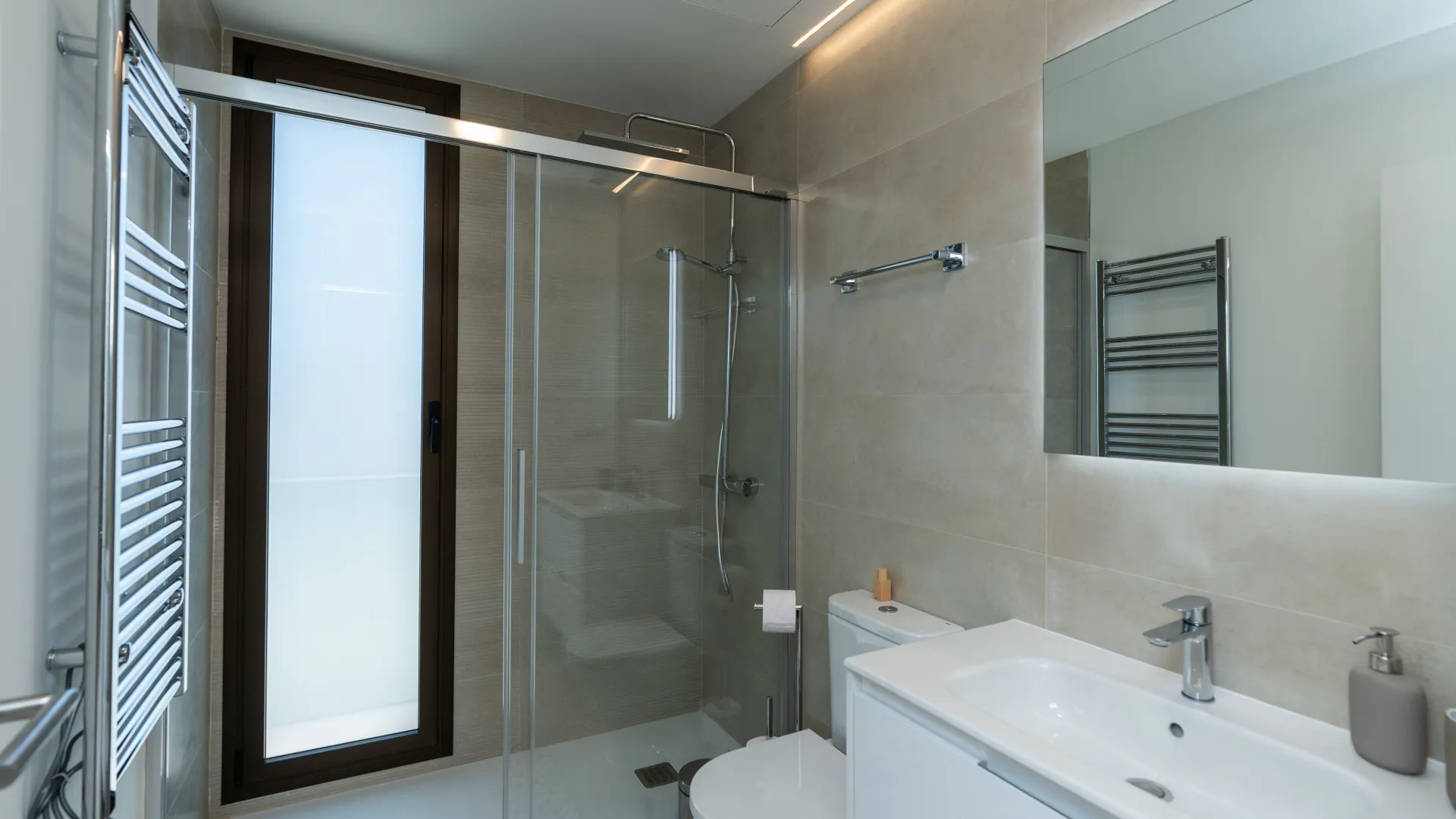 For sale ground floor apartment in Camarate Golf