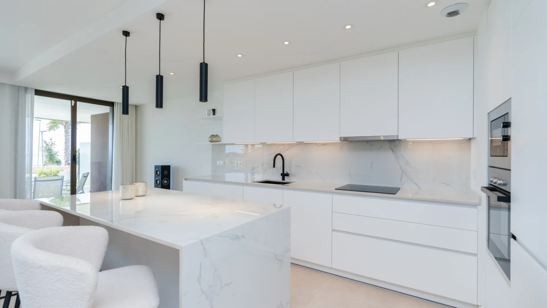 For sale ground floor apartment in Camarate Golf