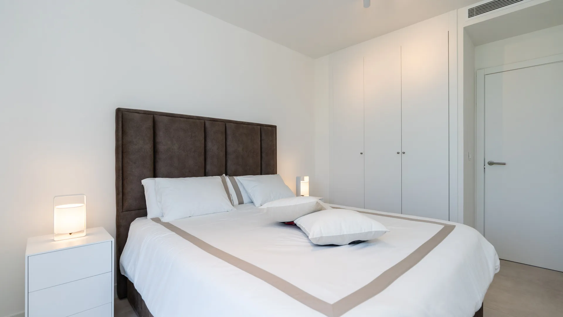 For sale ground floor apartment in Camarate Golf