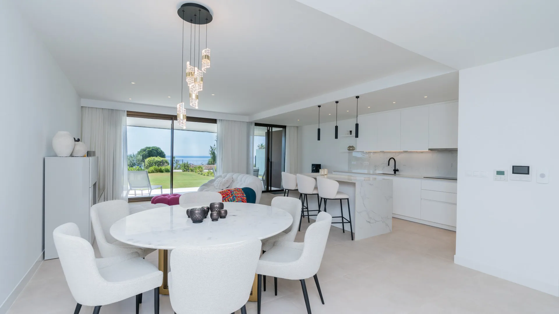 For sale ground floor apartment in Camarate Golf