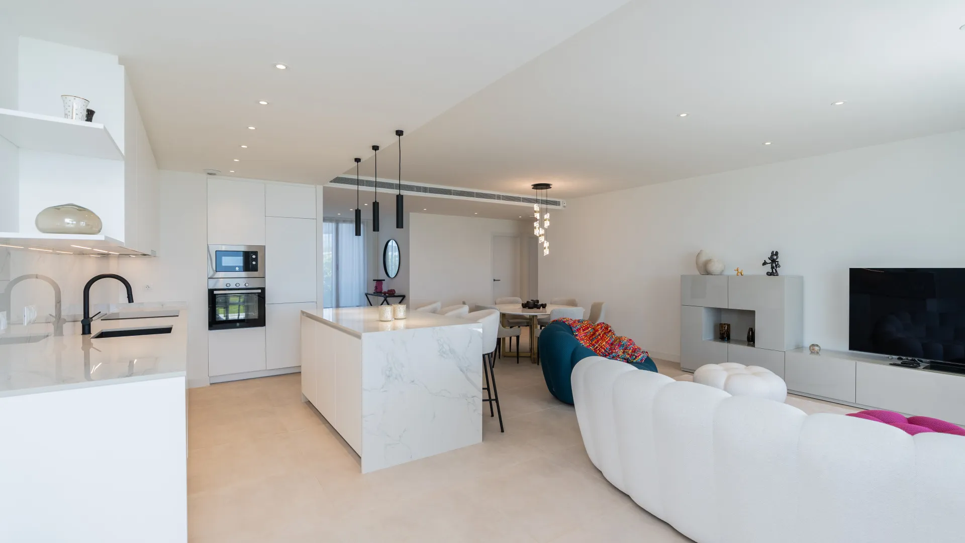 For sale ground floor apartment in Camarate Golf