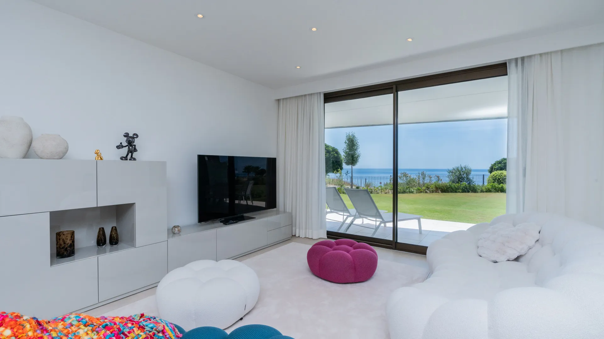 For sale ground floor apartment in Camarate Golf