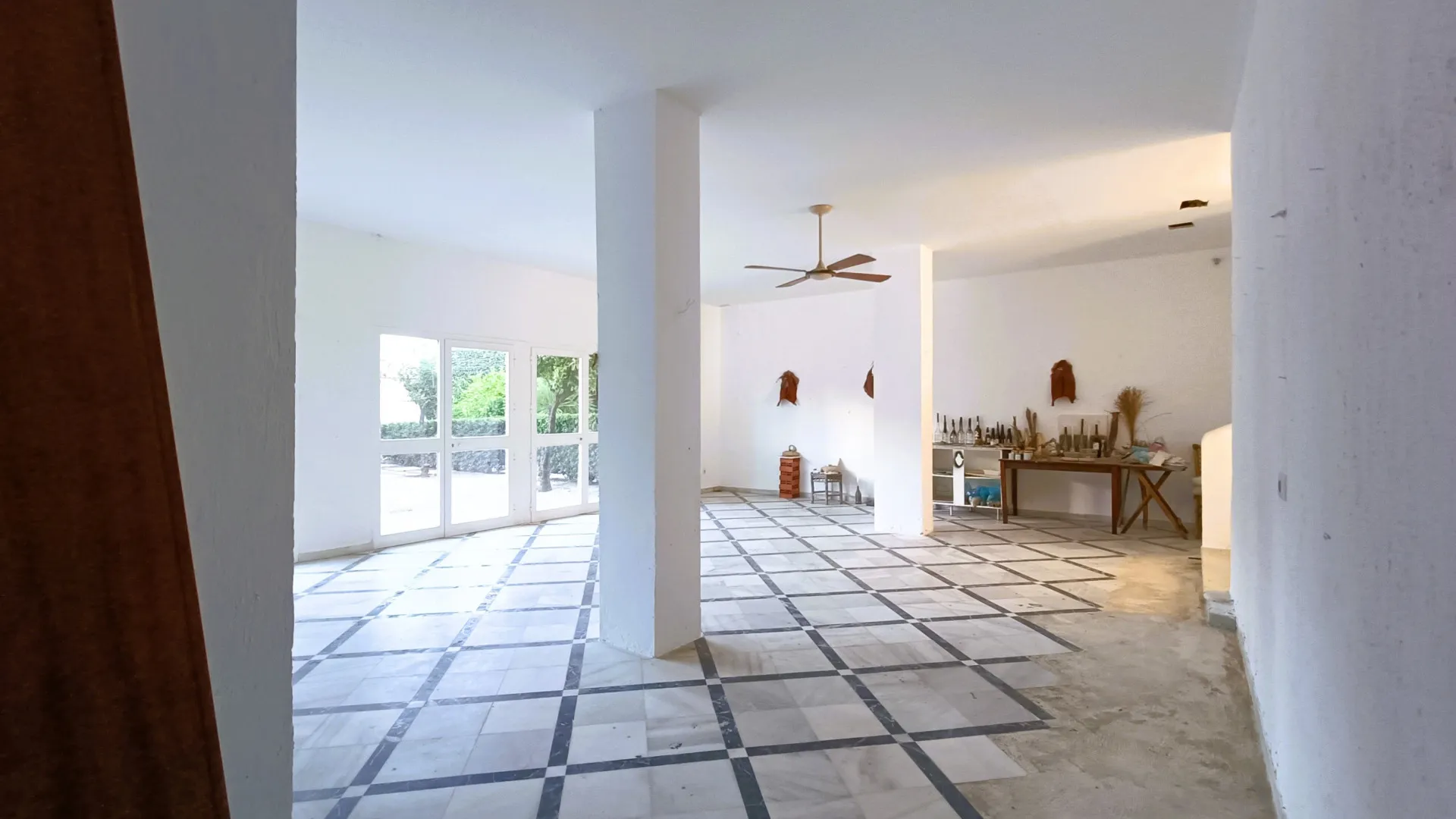 Commercial premises with 1 bedroom for sale in Bahia Dorada