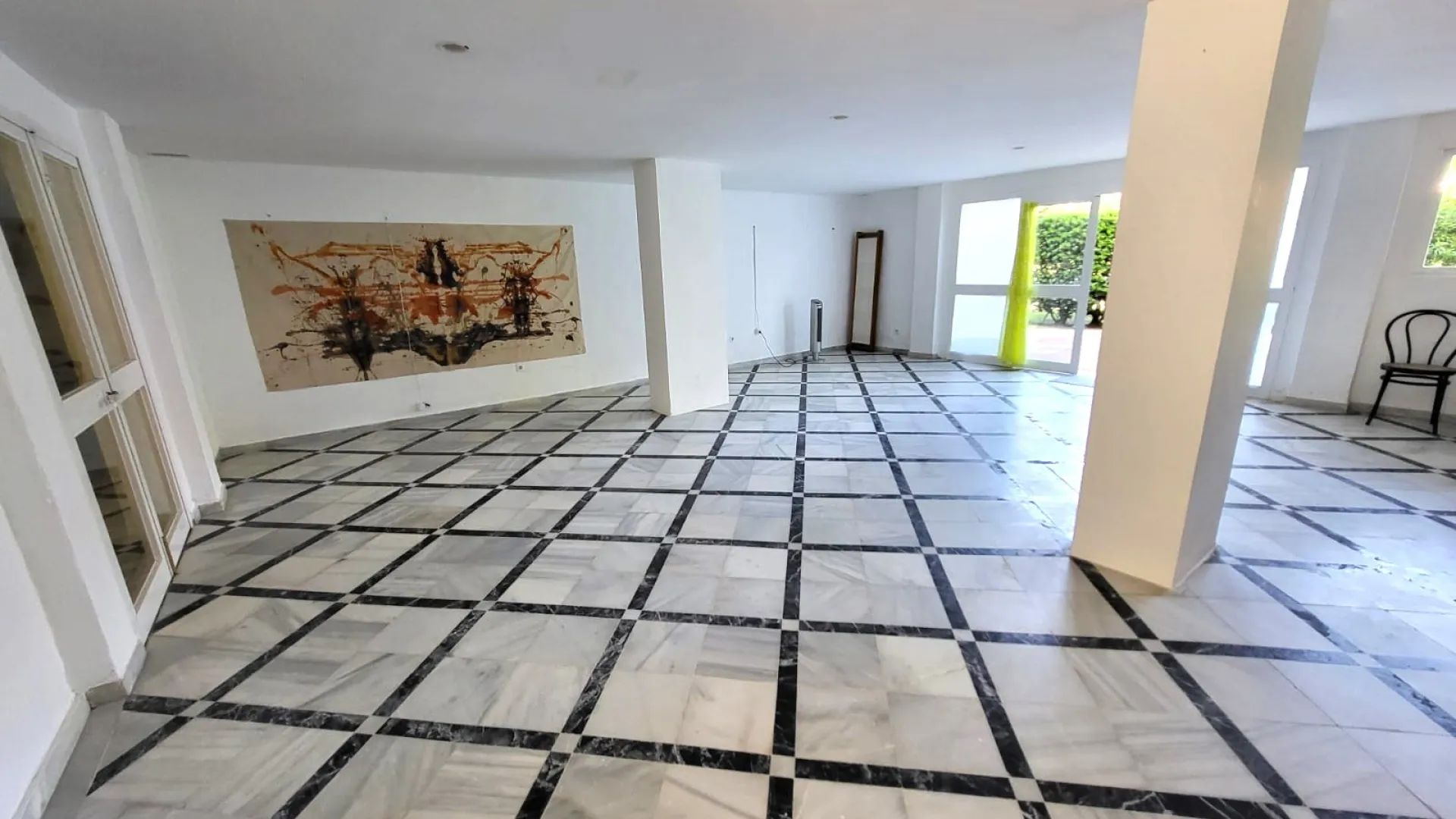 Commercial premises with 1 bedroom for sale in Bahia Dorada