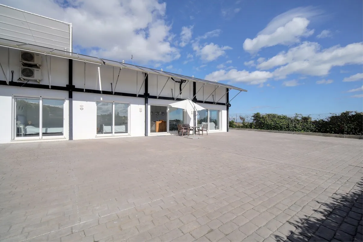 Villa with 6 bedrooms for sale in Sabinillas