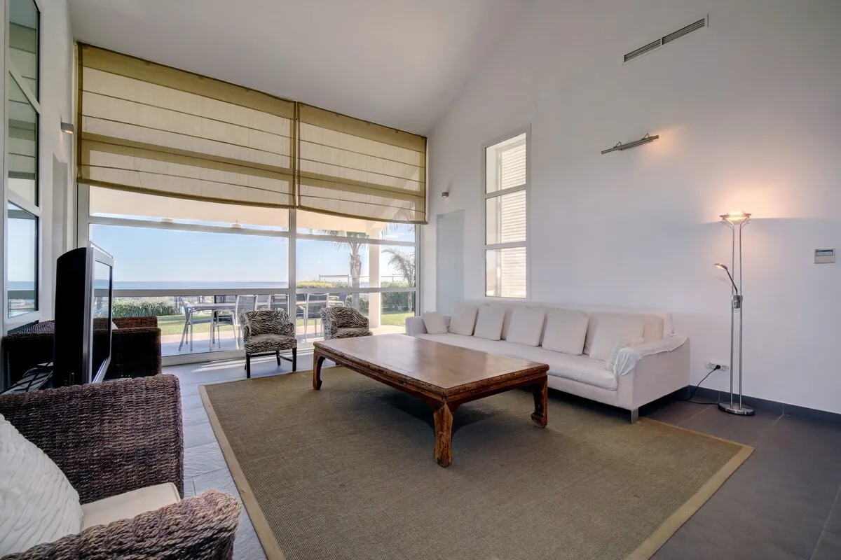 Villa with 6 bedrooms for sale in Sabinillas
