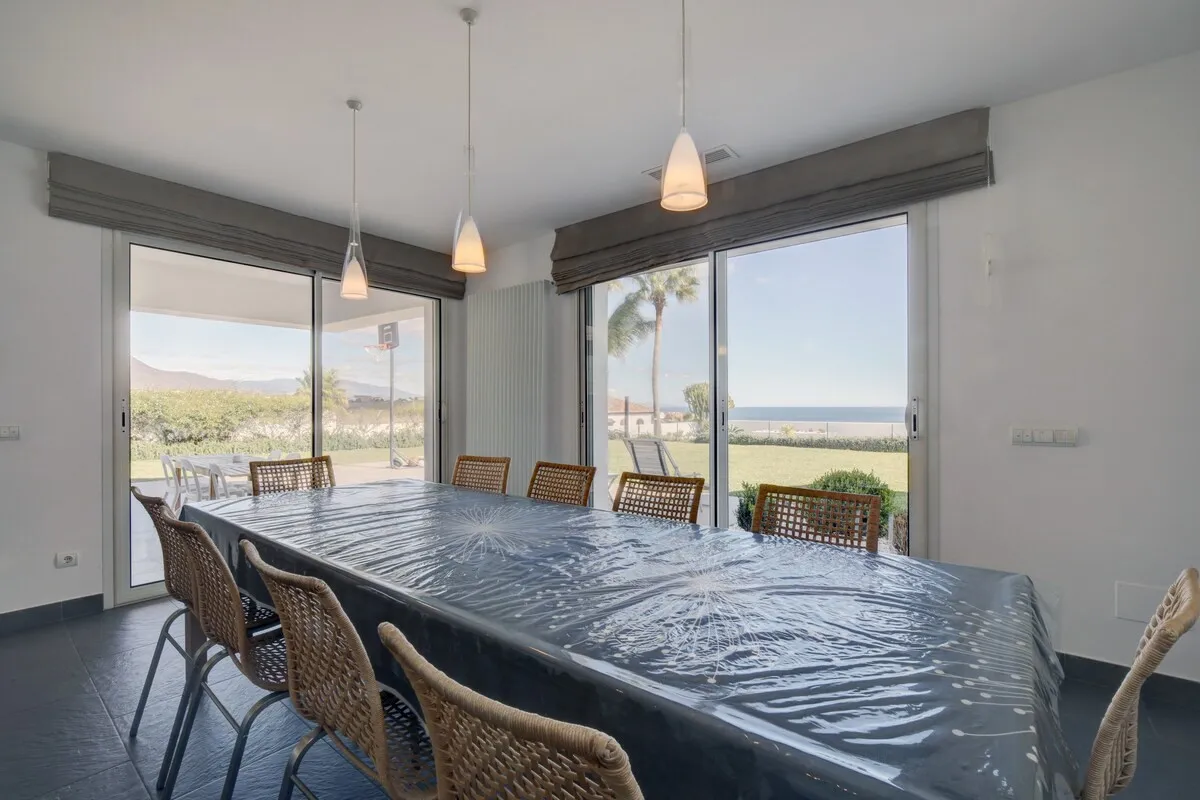 Villa with 6 bedrooms for sale in Sabinillas