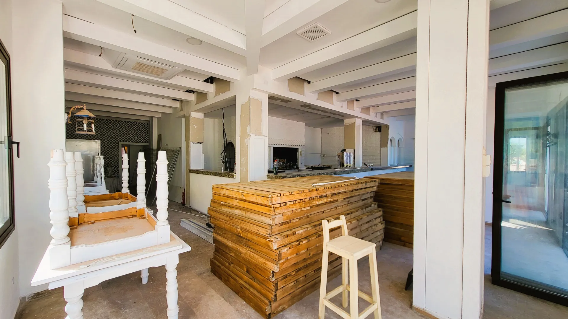 For sale restaurant in Sabinillas