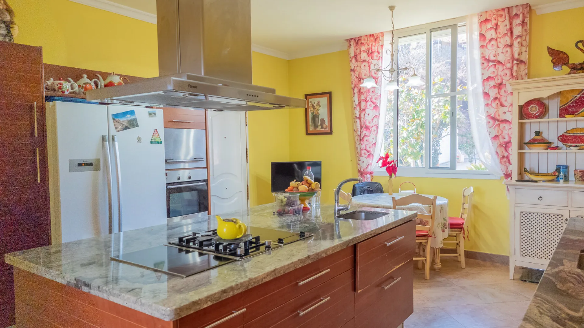 Villa en venta en Forest Hills