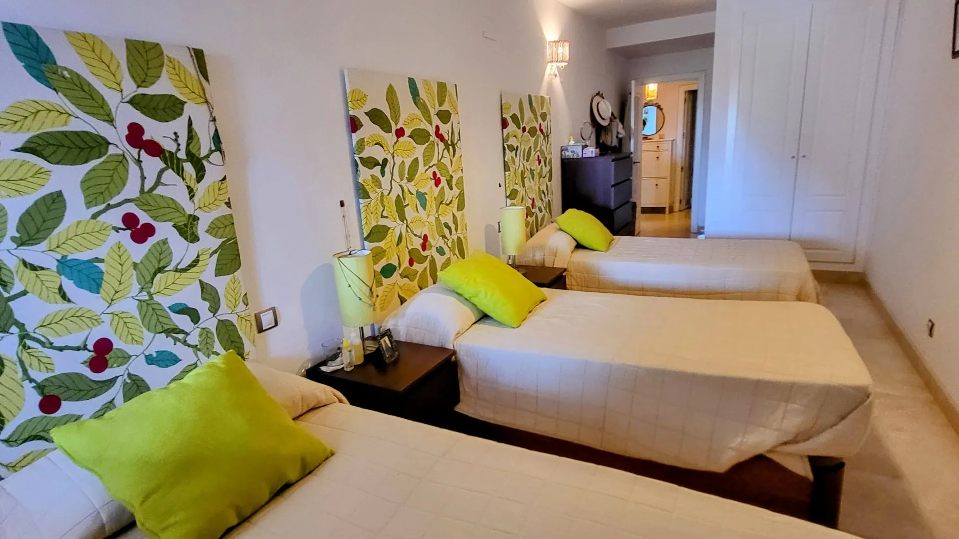 Se vende apartamento planta baja en La Noria IV con 3 dormitorios