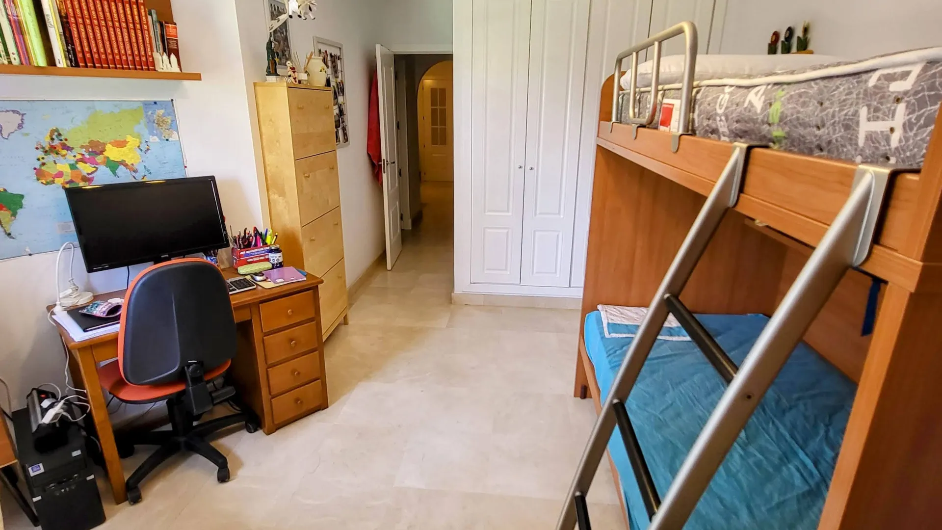 Se vende apartamento planta baja en La Noria IV con 3 dormitorios