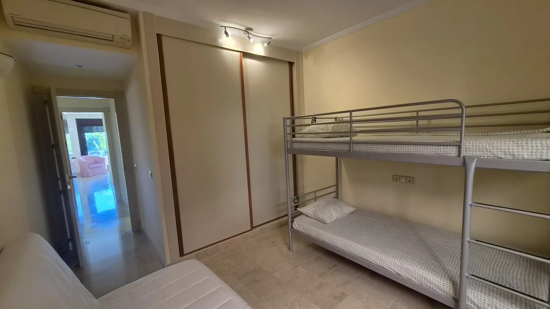 Comprar apartamento en Costa Galera con 2 dormitorios