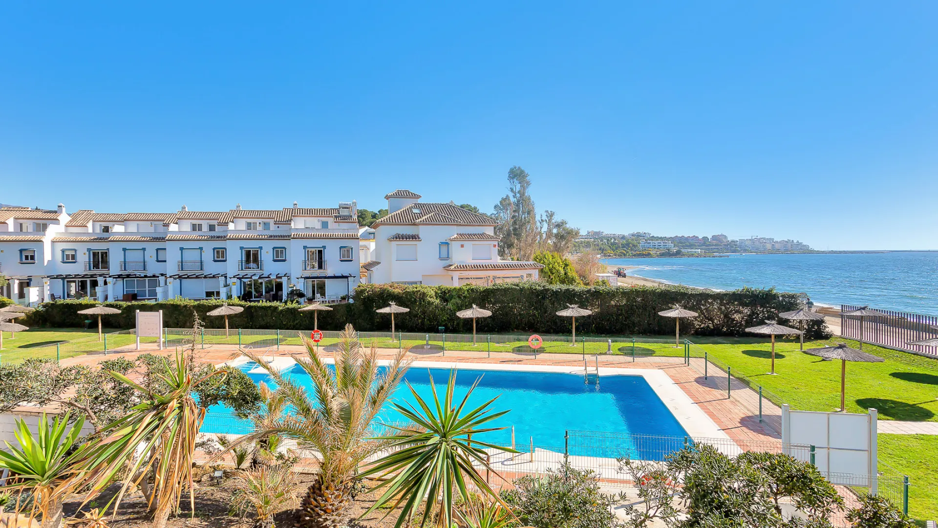 2 bedrooms apartment in Bahía de Estepona for sale