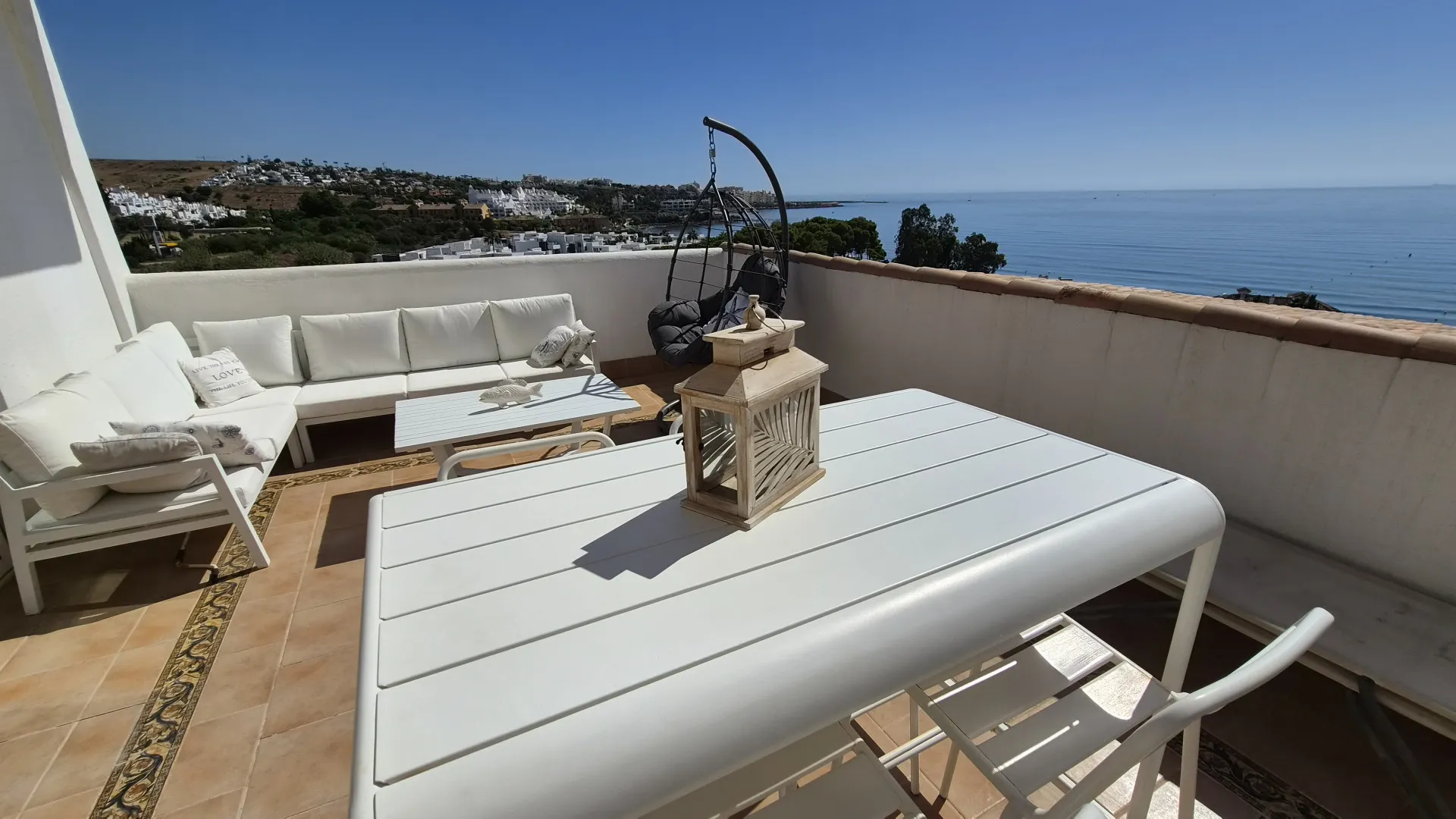 2 bedrooms apartment in Bahía de Estepona for sale