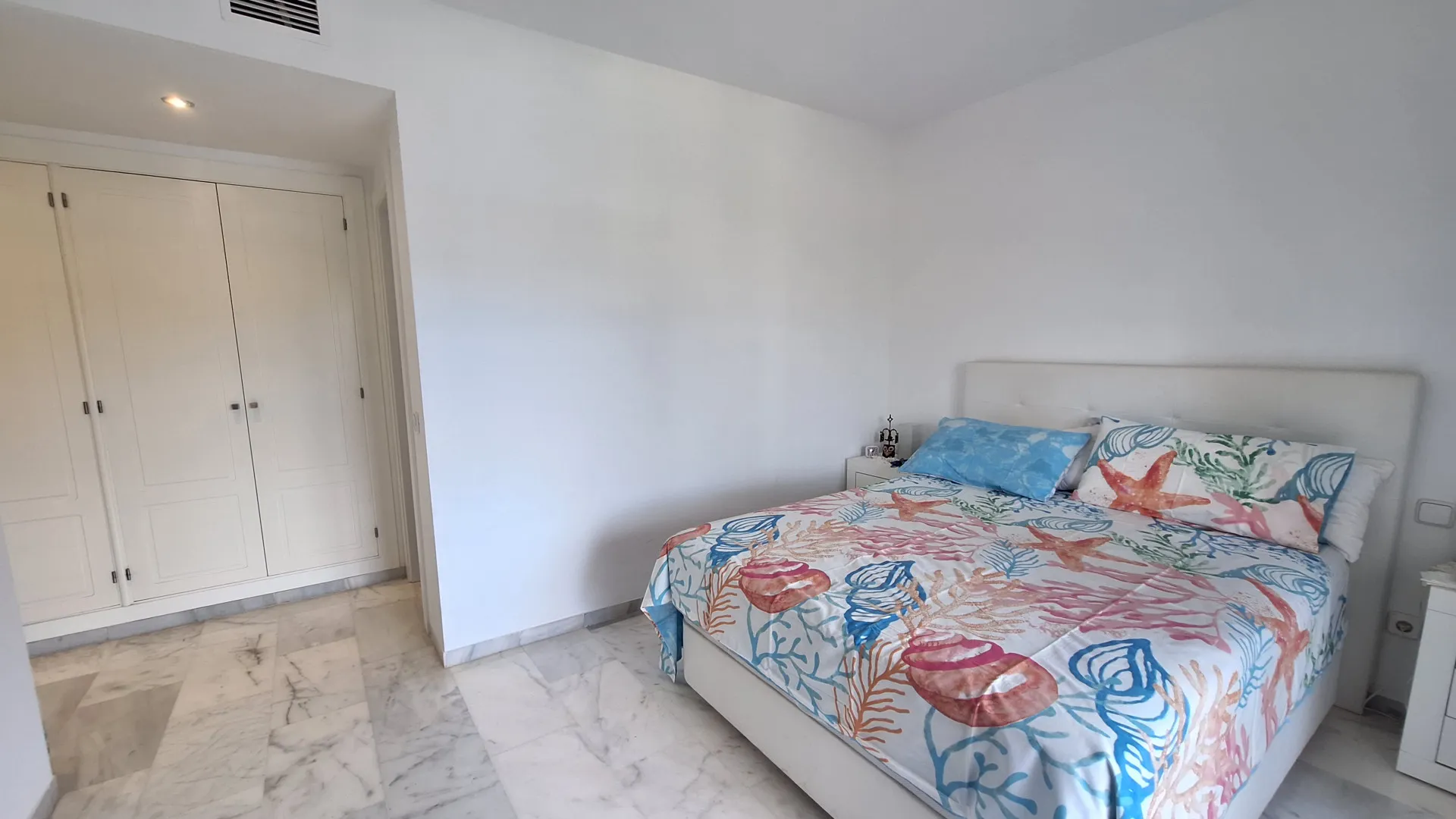For sale flat in Estepona Centre