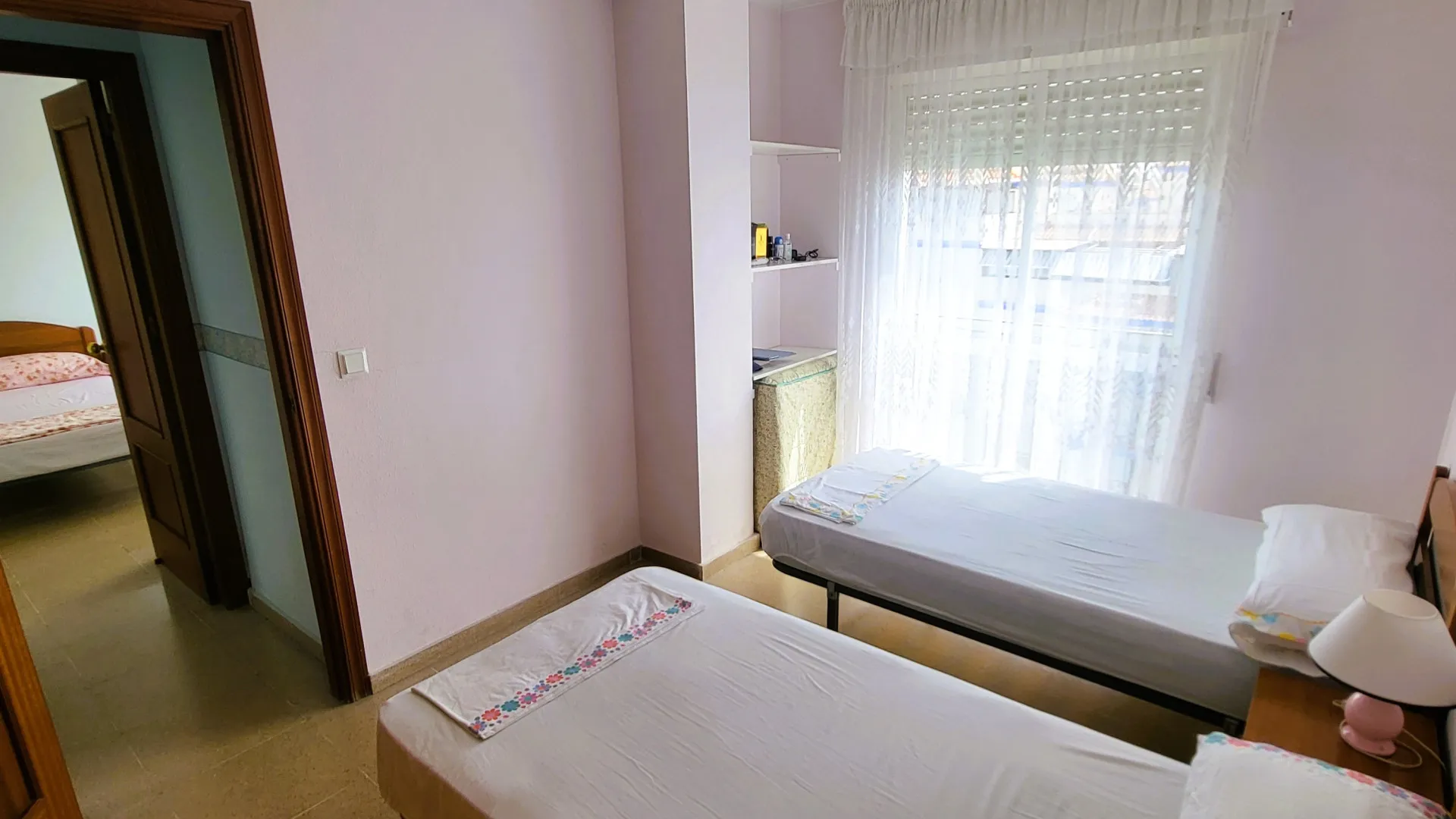 Se vende apartamento en Avda de Andalucia - Sierra de Estepona con 3 dormitorios