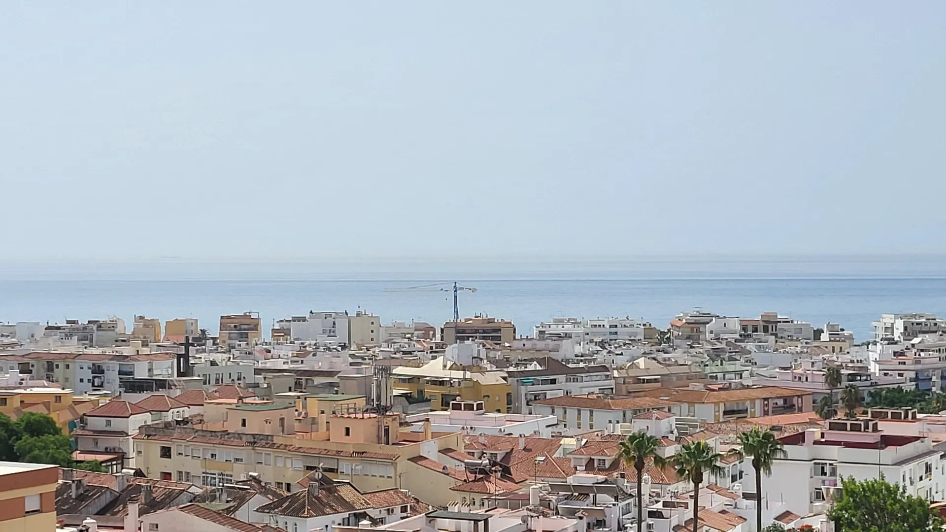 Se vende apartamento en Avda de Andalucia - Sierra de Estepona con 3 dormitorios